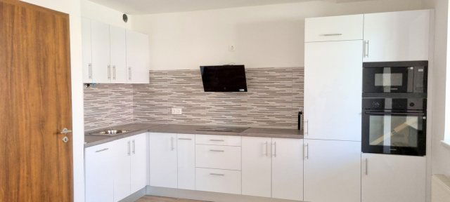 Eladó téglalakás, Bicskén 67.1 M Ft, 4 szobás