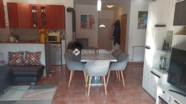 Eladó ikerház, Szigetszentmiklóson 79.9 M Ft, 3 szobás