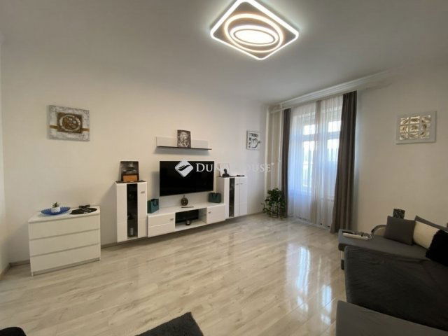 Eladó téglalakás, Budapesten, VI. kerületben 212 M Ft, 3 szobás