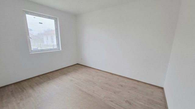 Eladó ikerház, Kiskunlacházán 72 M Ft, 4 szobás