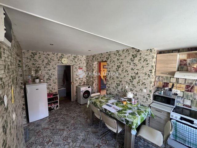 Eladó családi ház, Kecskeméten 37.5 M Ft, 2 szobás