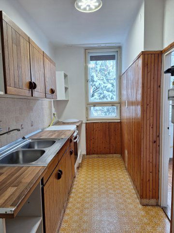 Kiadó téglalakás, albérlet, Szolnokon 110 E Ft / hó, 1+2 szobás