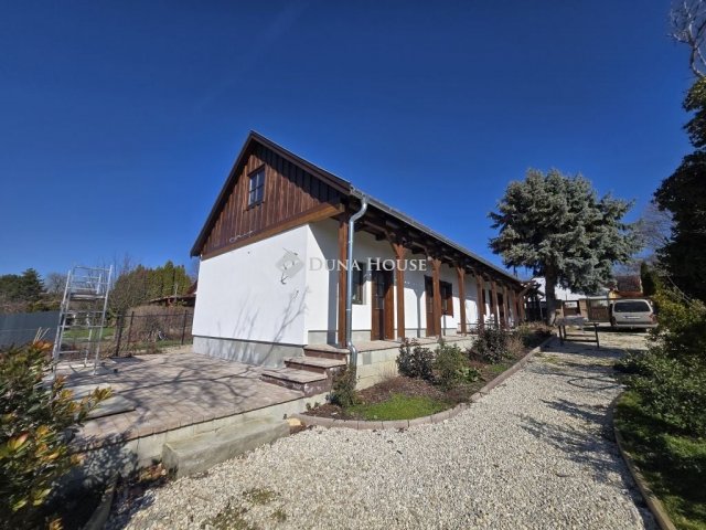 Eladó családi ház, Balatonfőkajáron 139 M Ft, 4 szobás