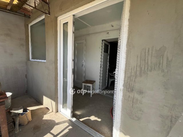 Eladó családi ház, Zsákán 9.9 M Ft, 2 szobás