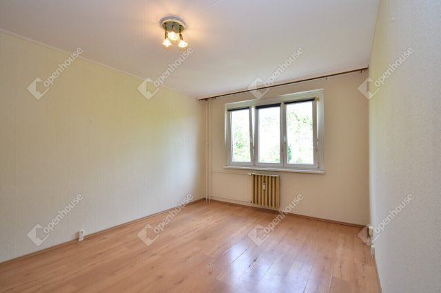 Eladó panellakás, Szegeden 44.999 M Ft, 2 szobás