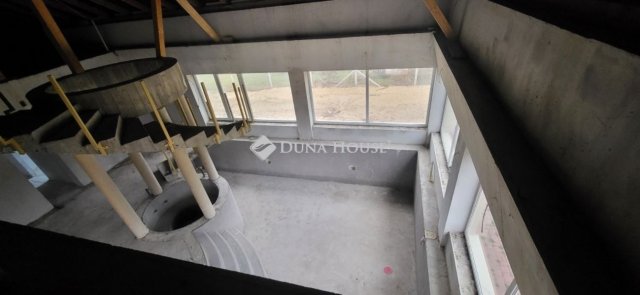 Eladó családi ház, Cegléden 175 M Ft, 4 szobás
