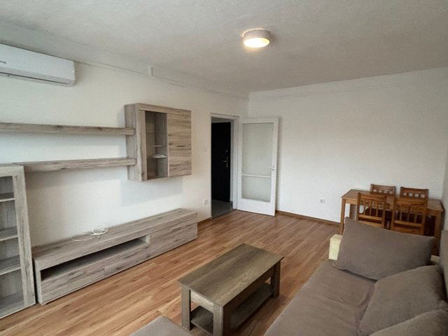 Kiadó panellakás, albérlet, Tiszaújvárosban, Hajdú téren