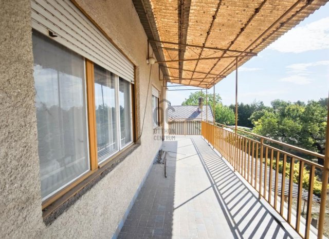 Eladó családi ház, Komáromban 68.9 M Ft, 4 szobás