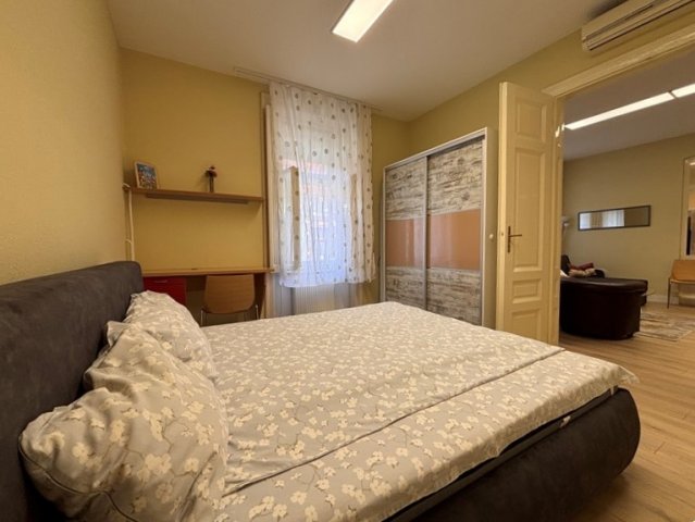 Kiadó téglalakás, albérlet, Pécsett, Hőgyes Endre utcában
