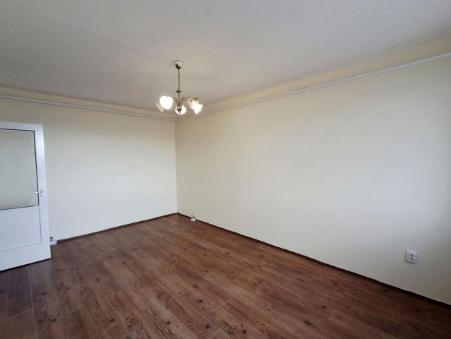 Kiadó panellakás, albérlet, Tatabányán 180 E Ft / hó, 2 szobás