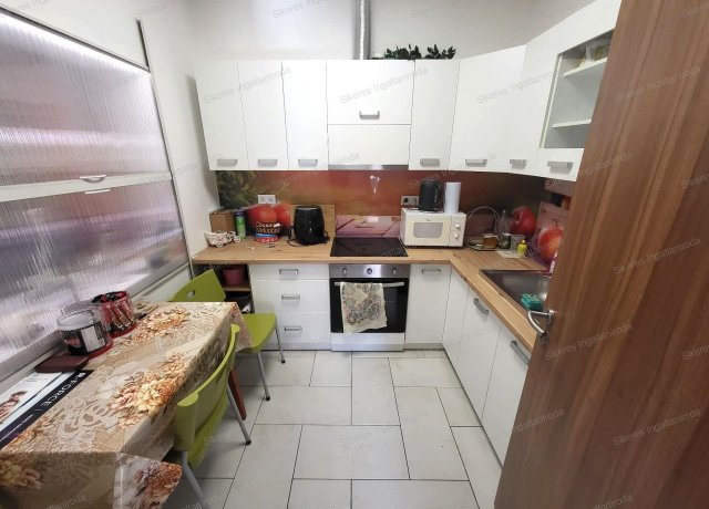 Kiadó üzlethelyiség, Tatabányán 95 E Ft / hó, 1+1 szobás