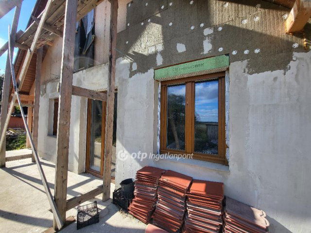 Eladó családi ház, Ádándon 44.9 M Ft, 5 szobás