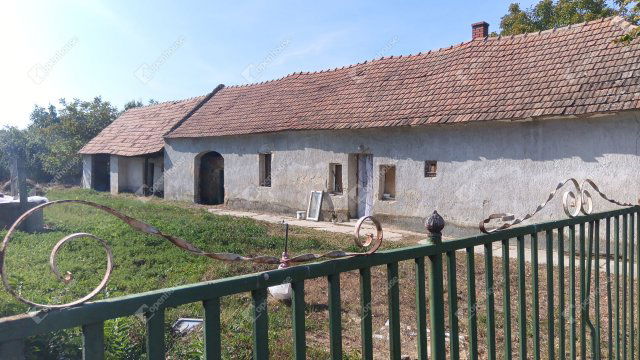 Eladó családi ház, Noszlopon 6.9 M Ft, 2 szobás