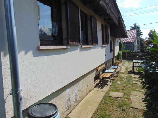 Eladó családi ház, Pécsett 84.9 M Ft, 4 szobás