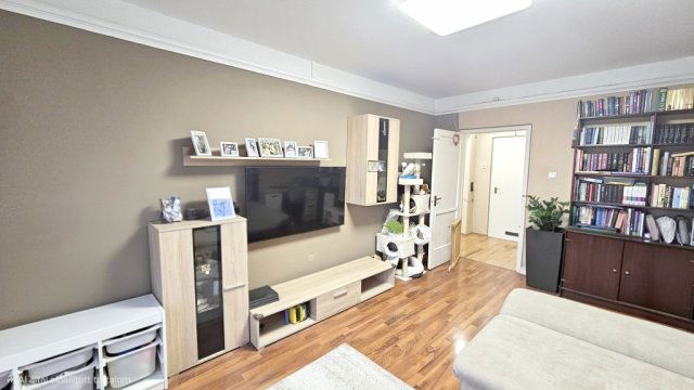 Eladó panellakás, Miskolcon 45.9 M Ft, 3 szobás