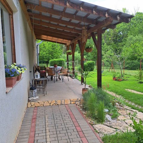 Eladó családi ház, Balatonkenesén 92.9 M Ft, 4 szobás