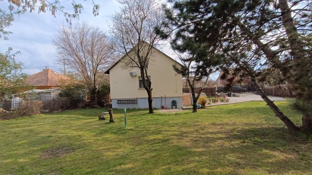Eladó családi ház, Érden 90 M Ft, 2+1 szobás
