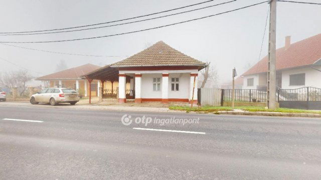 Eladó üzlethelyiség, Poroszlón 20 M Ft / költözzbe.hu