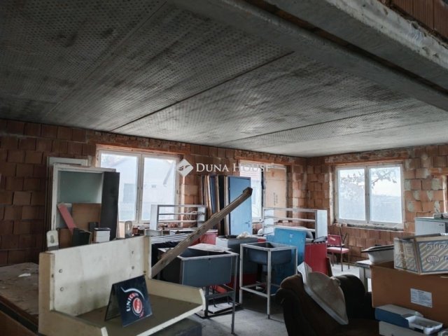 Eladó családi ház, Galgahévízen 135 M Ft, 26 szobás