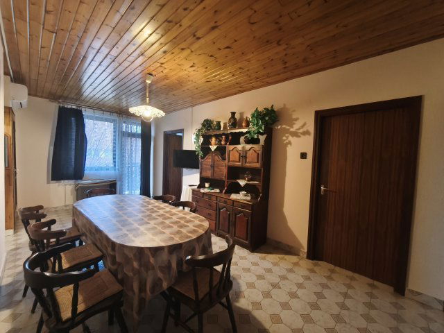 Eladó családi ház, Balatonlelleén 239 M Ft, 8 szobás