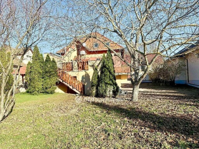 Eladó családi ház, Gödöllőn 134 M Ft, 4+2 szobás