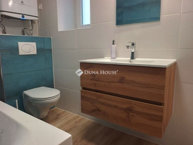 Eladó családi ház, Cserkúton 64.9 M Ft, 2 szobás