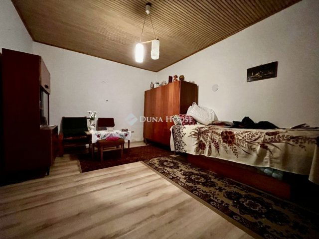 Eladó családi ház, Mecseknádasdon 28 M Ft, 3 szobás