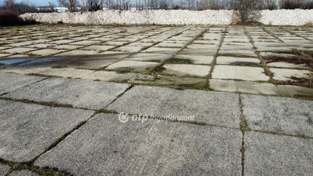 Kiadó ipari ingatlan, Hódmezővásárhelyen 2000 E Ft / hó