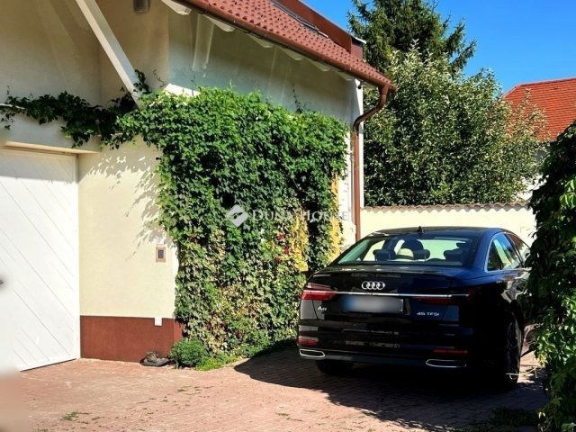 Eladó sorház, Vácon 125 M Ft, 4 szobás / költözzbe.hu