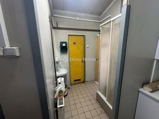 Eladó ipari ingatlan, Törökbálinton 312 M Ft