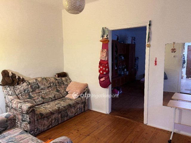 Eladó családi ház, Egercsehiben 8.9 M Ft, 2 szobás