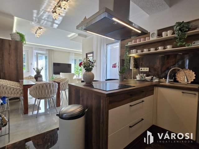 Eladó családi ház, Győrött 215 M Ft, 3 szobás