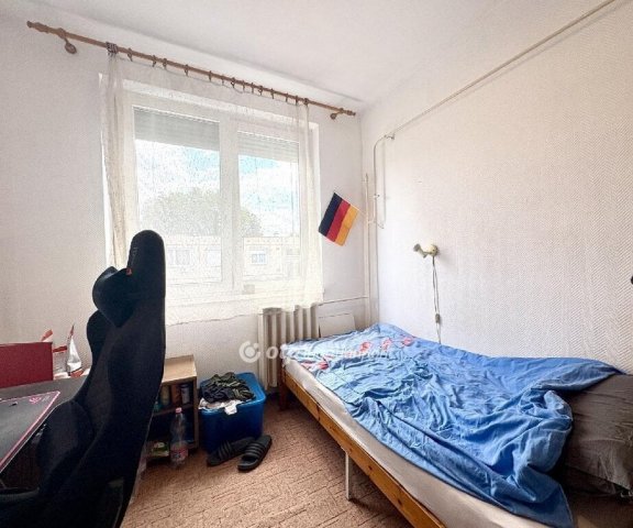 Eladó panellakás, Tatabányán 49.9 M Ft, 3 szobás