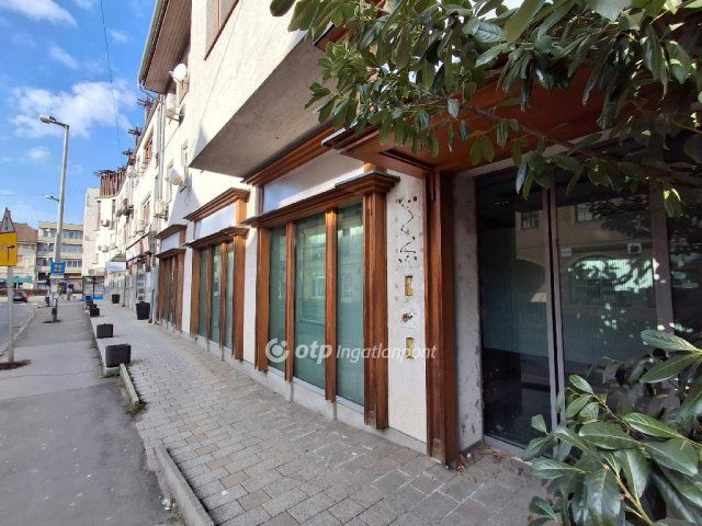 Eladó téglalakás, Balassagyarmaton 170 M Ft, 5 szobás