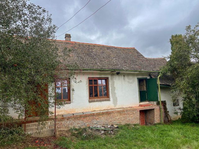 Eladó családi ház, Olaszon 28.9 M Ft, 2 szobás