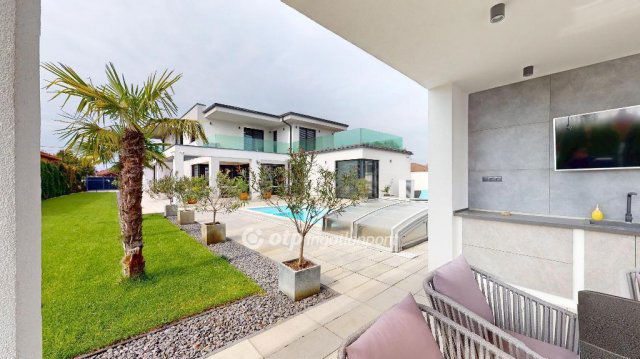 Eladó családi ház, Kistokajon 297 M Ft, 6+2 szobás