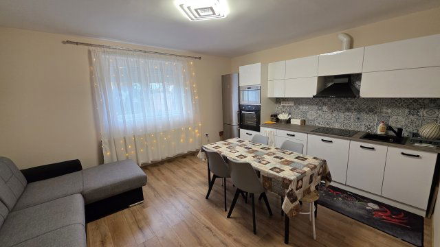 Kiadó családi ház, albérlet, Debrecenben, Szarvas utcában