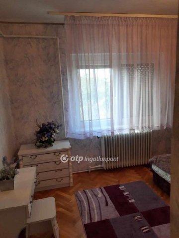 Eladó családi ház, Vonyarcvashegyen 178 M Ft, 11+2 szobás