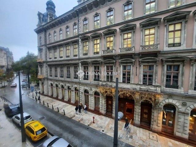 Eladó téglalakás, Budapesten, V. kerületben 89.9 M Ft, 1 szobás