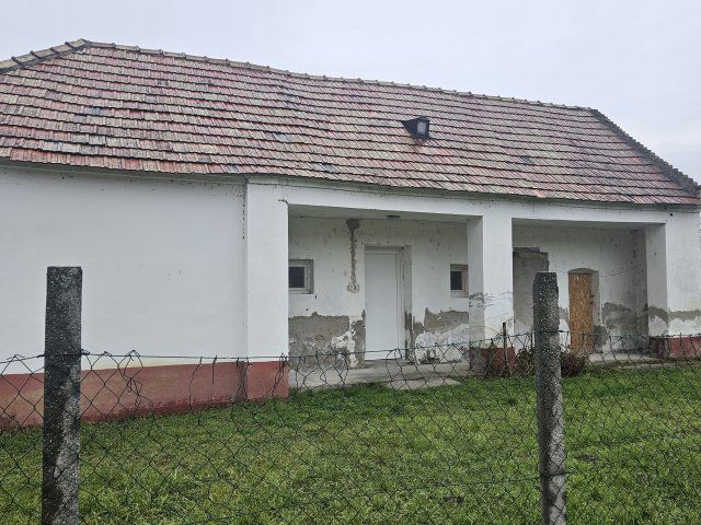 Eladó családi ház, Pápadereskén 10.9 M Ft, 1 szobás
