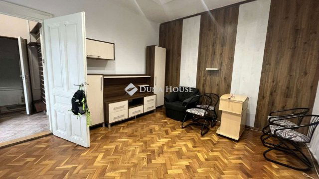 Eladó téglalakás, Szombathelyen 42 M Ft, 3 szobás