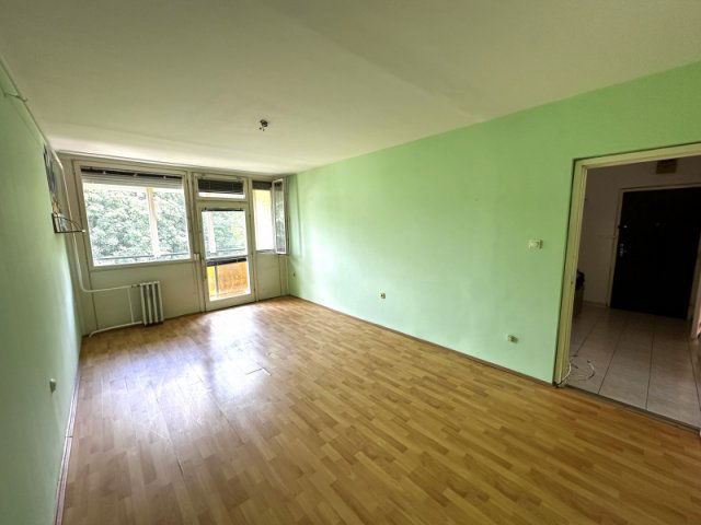 Eladó panellakás, Pécsett, Malomvölgyi úton 39.999 M Ft