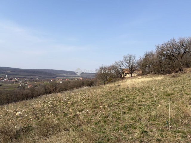 Eladó telek, Balatoncsicsón 120 M Ft / költözzbe.hu