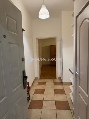 Eladó téglalakás, Szigetszentmiklóson 45.9 M Ft, 1 szobás