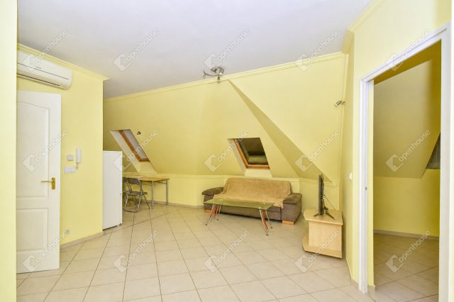 Eladó téglalakás, Szegeden 59 M Ft, 3 szobás