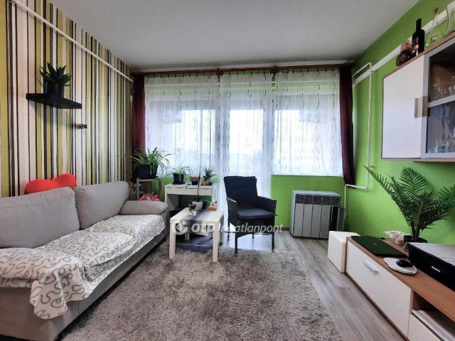 Eladó téglalakás, Siófokon 55.5 M Ft, 2 szobás