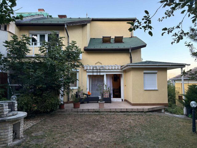 Eladó ikerház, Budapesten, III. kerületben 300 M Ft, 5 szobás