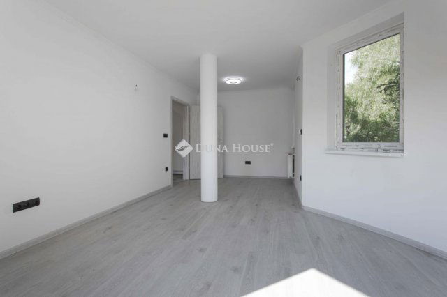 Eladó téglalakás, Mosonmagyaróváron 50 M Ft, 3 szobás