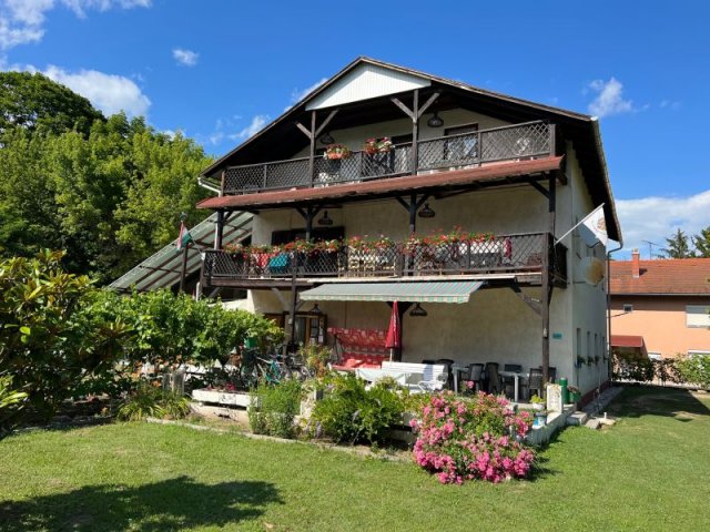 Eladó hotel, Balatonföldváron 323 M Ft, 15+2 szobás
