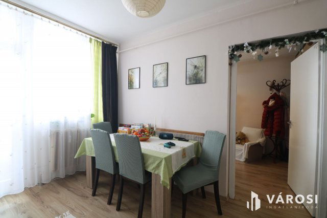 Eladó panellakás, Hódmezővásárhelyen 43.9 M Ft, 3 szobás